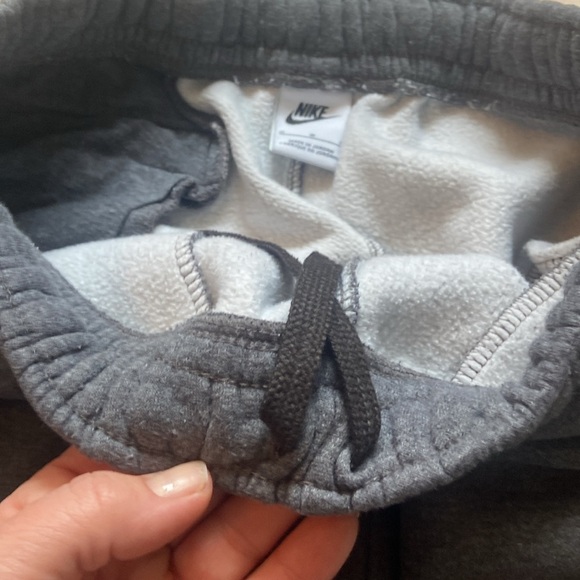 Nike joggers - Picture 5 of 8